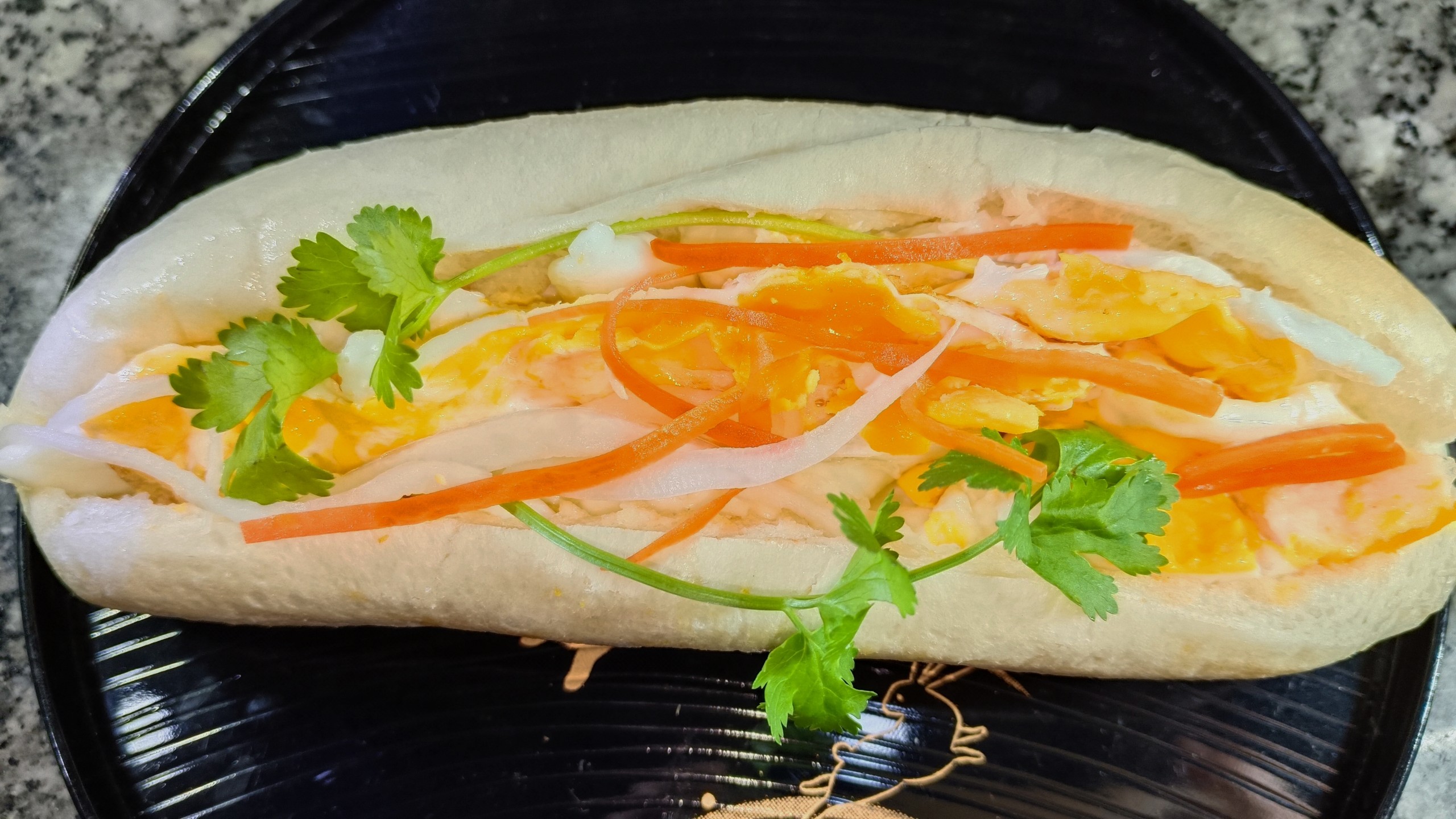 banh mi trung