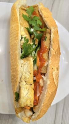 Tofu and fresh greens banh mi