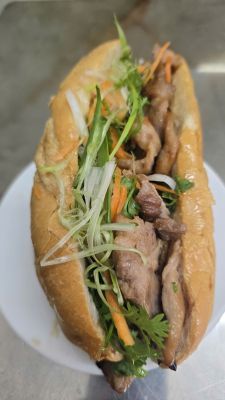 Bánh mì thịt nướng