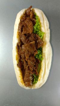 Bánh mì thịt bò Mỹ ngon, bữa ăn đầy đủ cho gia đình trẻ